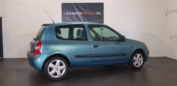 Renault Clio - 1.2-16V Dynamique 2002 - 1