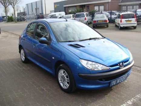 Peugeot 206 - 1.1 Pop' Art /LPG 3G/APK - 1