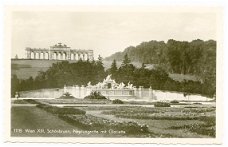 K152 Wenen Wien Schonbrunn Neptungrotte mit Gloriette / Oostenrijk