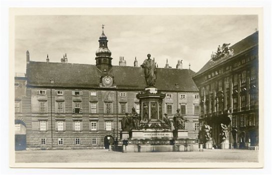 L015 Wenen Wien Burgplatz mit Denkmal Kaiser Franz I / Oostenrijk - 1
