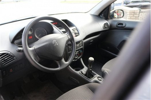 Peugeot 206 - 1.1 XR 5 deurs Radio CD Centr. Port. Vergr - 1