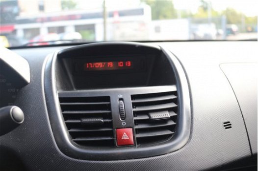 Peugeot 206 - 1.1 XR 5 deurs Radio CD Centr. Port. Vergr - 1
