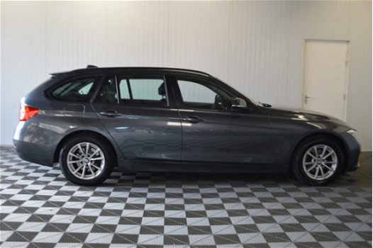 BMW 3-serie Touring - 318d // LEER NAVI CRUISE CLIMA PDC - 1