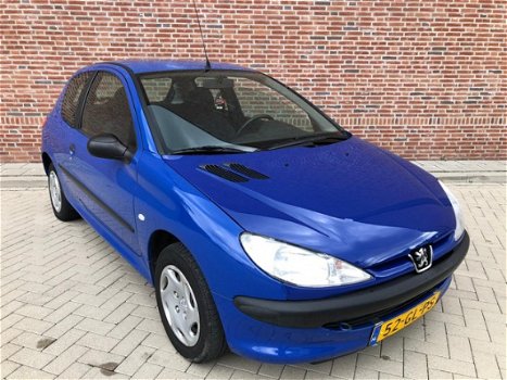 Peugeot 206 - 1.1 XR - 1