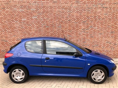 Peugeot 206 - 1.1 XR - 1