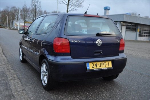 Volkswagen Polo - 1.4-16V LICHTMETALEN VELGEN/STUURBEKRACHTIGING/nieuweAPK/NAP/ZEER ZUINIG IN VERBRU - 1