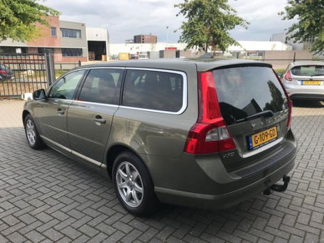 Volvo V70 - 2.5FT Summum 232 PK leder - 1