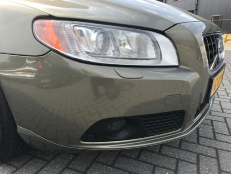 Volvo V70 - 2.5FT Summum 232 PK leder - 1