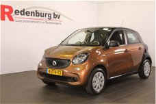 Smart Forfour - 1.0 Essential Edition / 5drs / airco / 2015