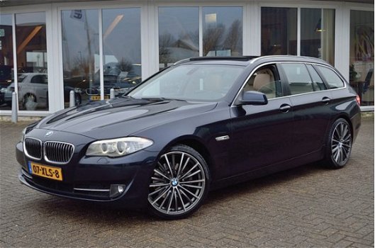 BMW 5-serie Touring - 520i Aut8/F1 HIGH EXE *Panorama, Sportleder, NaviPro, Xenon, Cruise, Clima, PD - 1