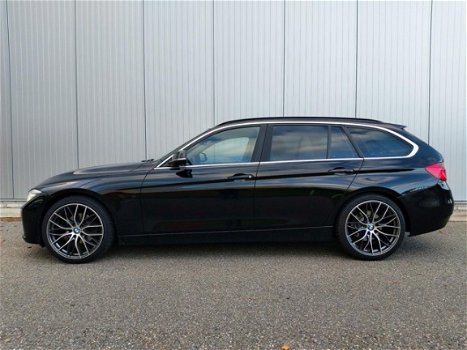 BMW 3-serie Touring - 320 Diesel Automaat Edition, Leer, 19 inch velgen - 1