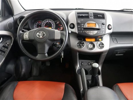 Toyota RAV4 - 2.0 VVTi Linea Sol 4WD, Leer, Trekhaak, Navi - 1