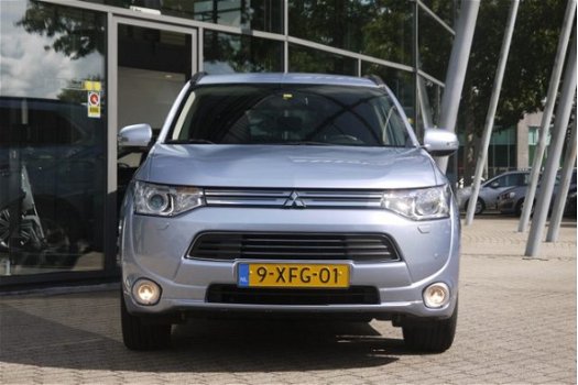 Mitsubishi Outlander - 2.0 PHEV Executive Edition PRIJS IS INCL BTW Nav/Climate/Camera - 1