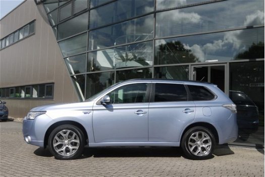 Mitsubishi Outlander - 2.0 PHEV Executive Edition PRIJS IS INCL BTW Nav/Climate/Camera - 1