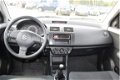 Suzuki Swift - 1.3 GLS airco, radio cd speler, elektrische ramen, lichtmetalen wielen - 1 - Thumbnail