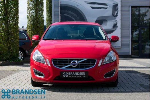 Volvo S60 - 2.0 D4 Summum -Navi-Trekhaak - 1