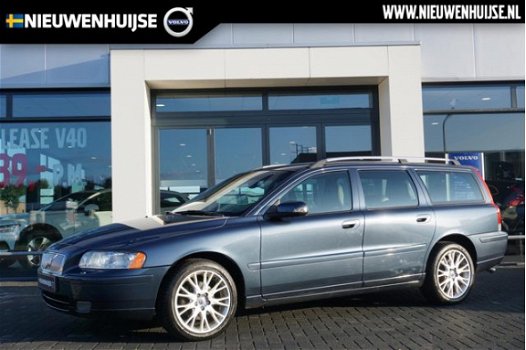 Volvo V70 - 2.4 Edition II Sport Sport leder/Roofrails/Trekhaak/Xenon - 1