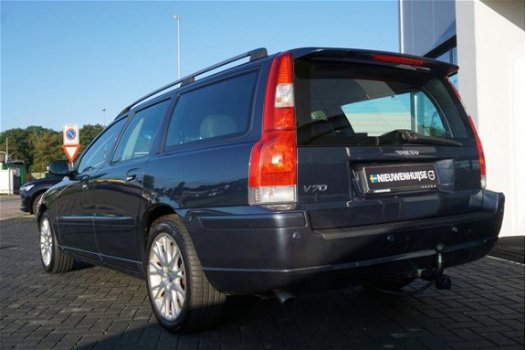 Volvo V70 - 2.4 Edition II Sport Sport leder/Roofrails/Trekhaak/Xenon - 1