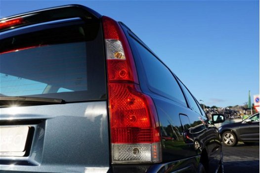 Volvo V70 - 2.4 Edition II Sport Sport leder/Roofrails/Trekhaak/Xenon - 1