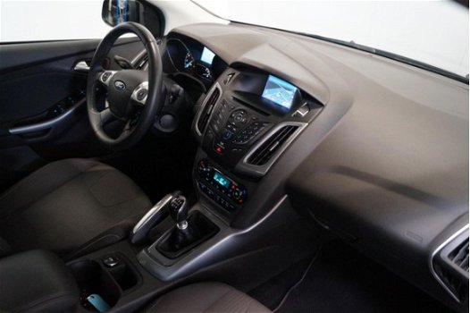 Ford Focus - 1.6 EcoBoost 150pk Titanium Navigatie Cruisecontrol Trekhaak 1500KG Trekgewicht - 1