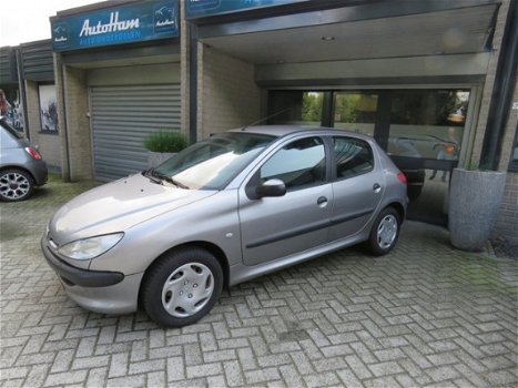 Peugeot 206 - 1.4 Gentry - 1