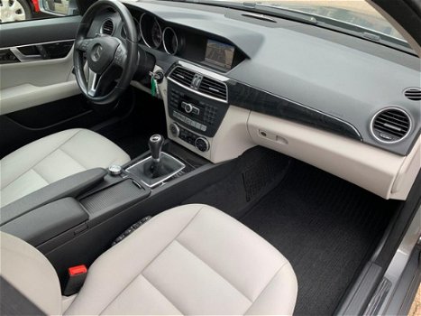 Mercedes-Benz C-klasse - 200 Avantgarde 184pk/Navi/Panorama/Comfortstoelen - 1