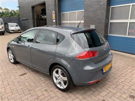 Seat Leon - 1.8 TFSI Sport Navi/ECC/17`LM Velgen nieuwe megatronic/ketting - 1