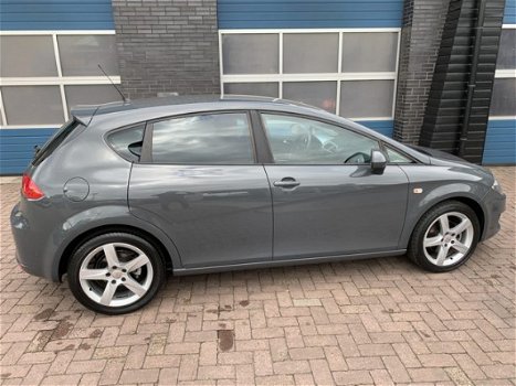 Seat Leon - 1.8 TFSI Sport Navi/ECC/17`LM Velgen nieuwe megatronic/ketting - 1