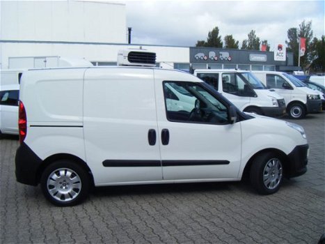 Fiat Doblò Cargo - 1.4 Actual BENZINE UITVOERING KOEL/ VRIES/VERWARM - 1