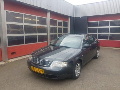 Audi A6 - 2.4 5V Advance Youngtimer in nieuwstaat - 1