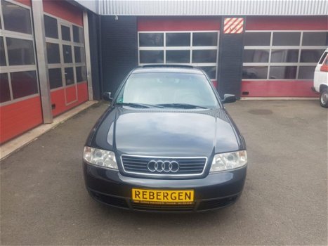 Audi A6 - 2.4 5V Advance Youngtimer in nieuwstaat - 1