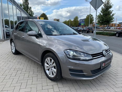 Volkswagen Golf - 1.2 TSI Highline - 1