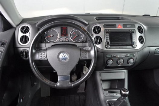 Volkswagen Tiguan - 1.4 TSI Comfort&Design 4Motion - 1