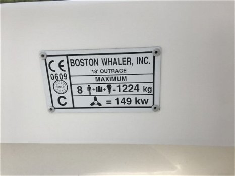 Boston Whaler 18 Outrage - 4