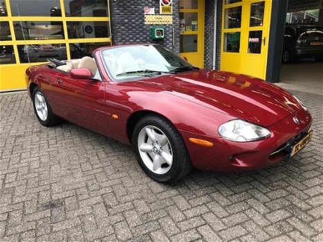 Jaguar XK8 - 4.0 V8 Convertible - 1