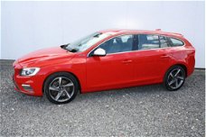 Volvo V60 - 2.4 D6 AWD Plug-In Hybrid R-Design Prijs Incl.BTW | Stoelverwarming + achterbankverwarmi