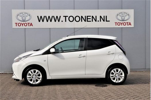 Toyota Aygo - 1.0 VVT-i x-pure Parkeercamera-Lichtmetalen velgen - 1