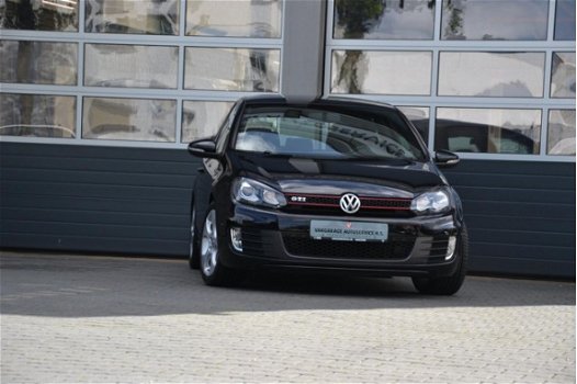 Volkswagen Golf - 2.0 GTI BOVAG, GARANTIE, XEZNON, CLIMA, PDC - 1