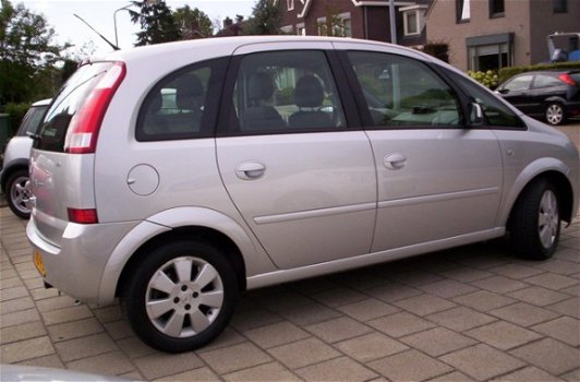 Opel Meriva - 1.6-16V Cosmo - 1