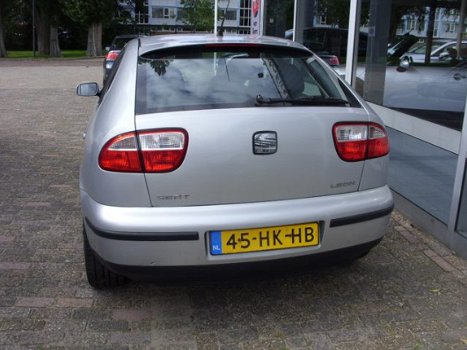 Seat Leon - 1.6-16V Stella lees de opmerkingen - 1