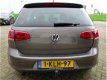 Volkswagen Golf - 1.6 TDI Highline van 1ste eig. met parkeersensoren en navigatie en elec. panoramad - 1 - Thumbnail