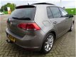 Volkswagen Golf - 1.6 TDI Highline van 1ste eig. met parkeersensoren en navigatie en elec. panoramad - 1 - Thumbnail