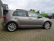 Volkswagen Golf - 1.6 TDI Highline van 1ste eig. met parkeersensoren en navigatie en elec. panoramad - 1 - Thumbnail