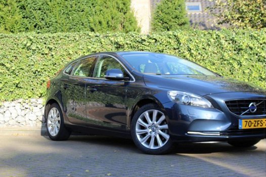 Volvo V40 - 1.6 T3 Summum I NAVI. I LEER I CAMERA I - 1