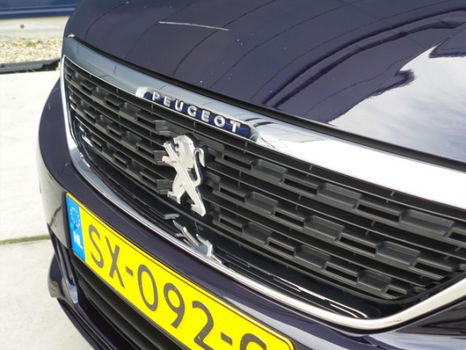 Peugeot 308 - 1.2 110pk 6-bak Blue Lease Executive - 1