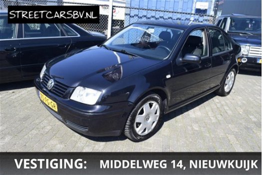 Volkswagen Bora - 1.6-16V Sportline - 1