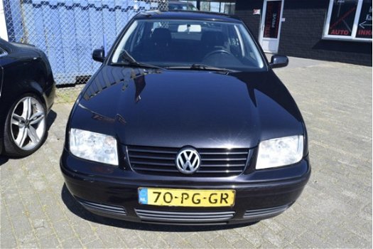 Volkswagen Bora - 1.6-16V Sportline - 1