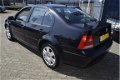 Volkswagen Bora - 1.6-16V Sportline - 1 - Thumbnail