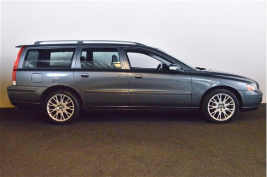 Volvo V70 - 2.0T Edition Sport AUTOMAAT / LEDER - 1