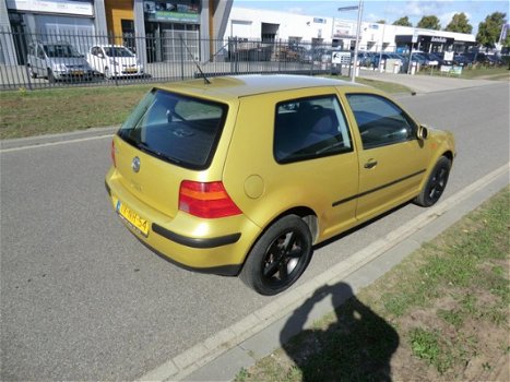 Volkswagen Golf - 1.6 Trendline - 1